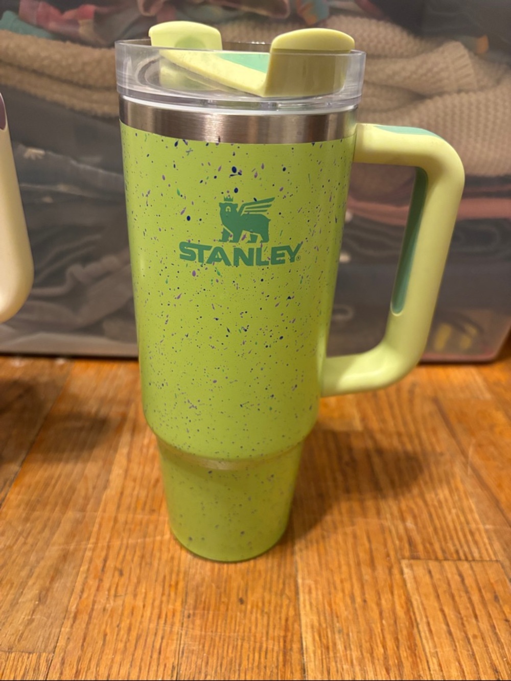 Stanley Speckled Travel Mugs in Cream and Lime Green - Picture 7 of 10